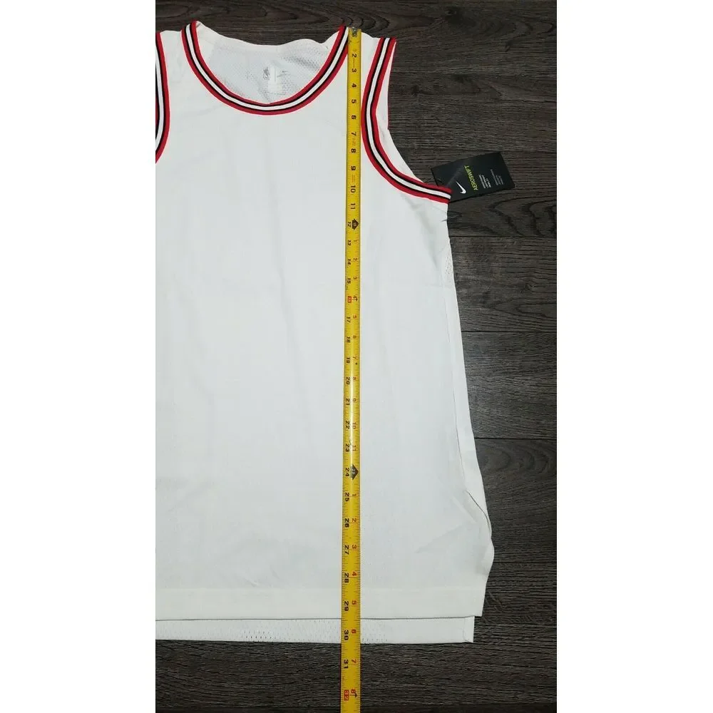 NIKE AEROSWIFT NBA Chicago Bulls Blank Basketball‎ Jersey Mens 40 SMALL White